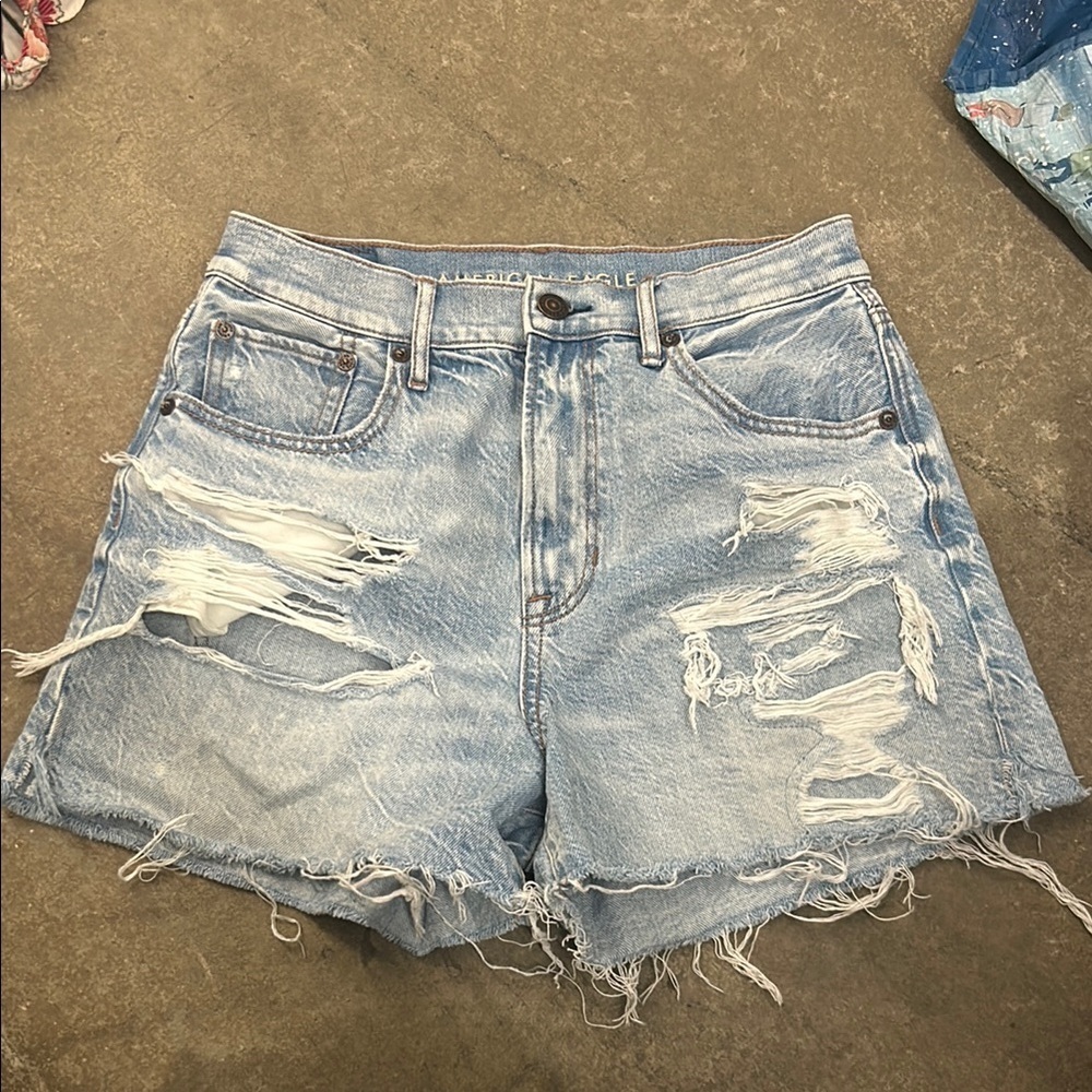 American Eagle highest rise 90s boyfriend short